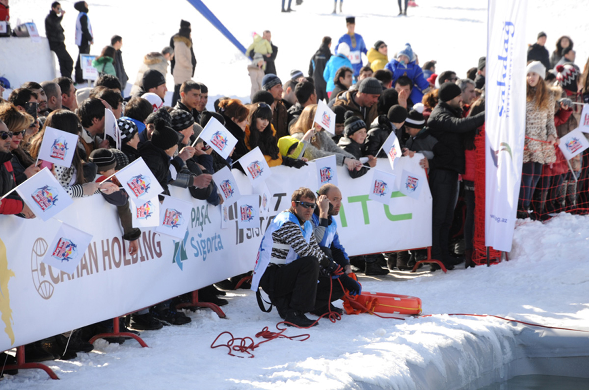 Креативное и зажигательное зимнее шоу "Летающие ковры" в Шахдаге (ФОТО)