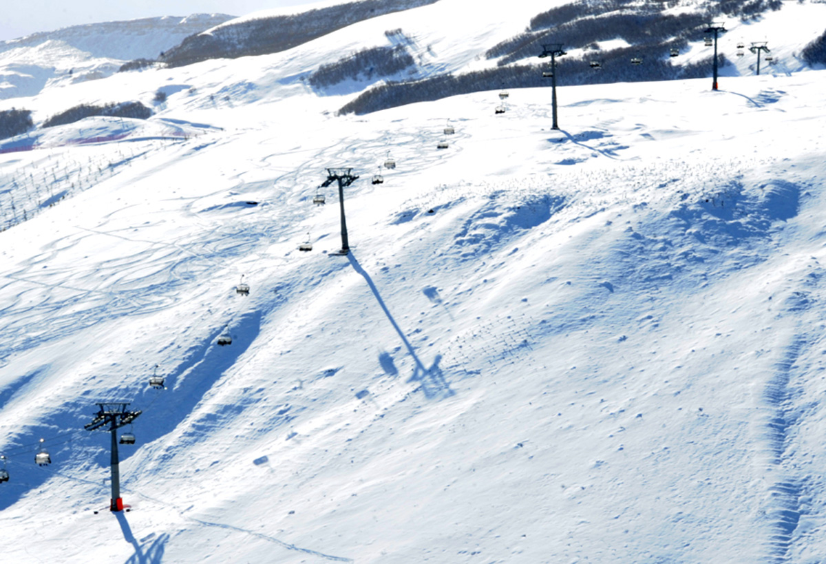 Креативное и зажигательное зимнее шоу "Летающие ковры" в Шахдаге (ФОТО)