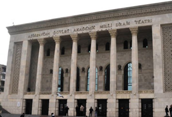 Директор азербайджанского театра  встретился с послом Черногории