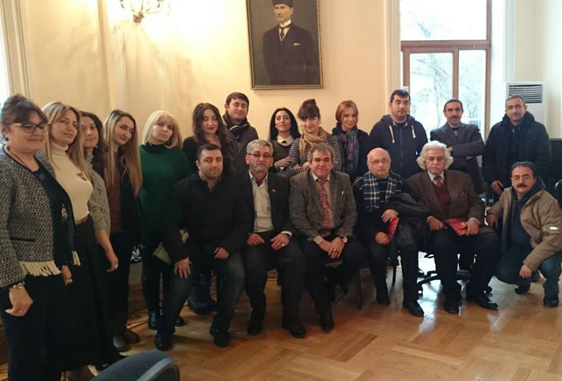 В Баку презентован каталог Международной ассоциации деятелей искусств (ФОТО)