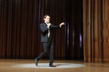 Максим Галкин на азербайджанском языке шокировал бакинцев – репортаж с концерта (ФОТО)