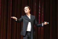 Максим Галкин на азербайджанском языке шокировал бакинцев – репортаж с концерта (ФОТО)