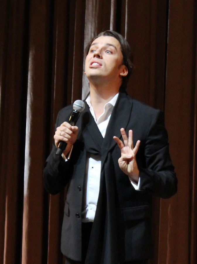 Максим Галкин на азербайджанском языке шокировал бакинцев – репортаж с концерта (ФОТО)