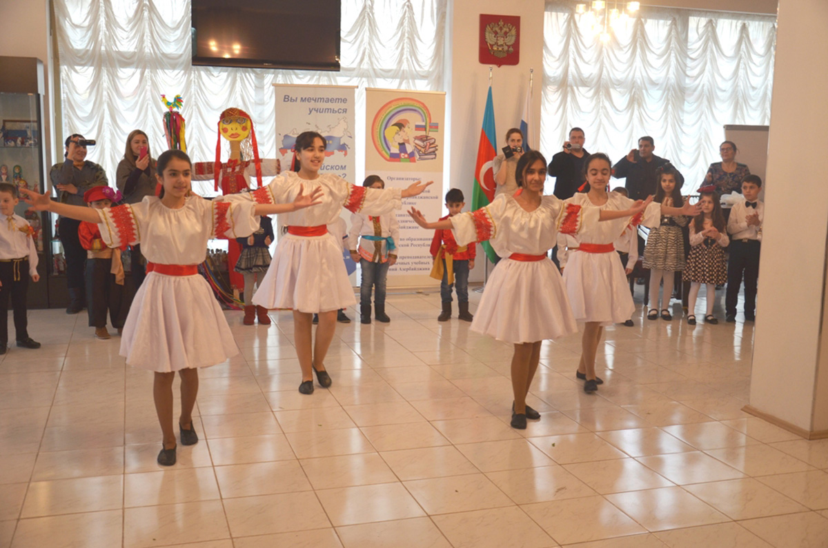В Баку прошел праздник "Масленица, угощай! Всем блинов подавай!" (ФОТО)