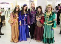 Праздник национального костюма в Баку -  ярмарка путешествий (ФОТО)