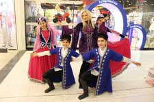Праздник национального костюма в Баку -  ярмарка путешествий (ФОТО)