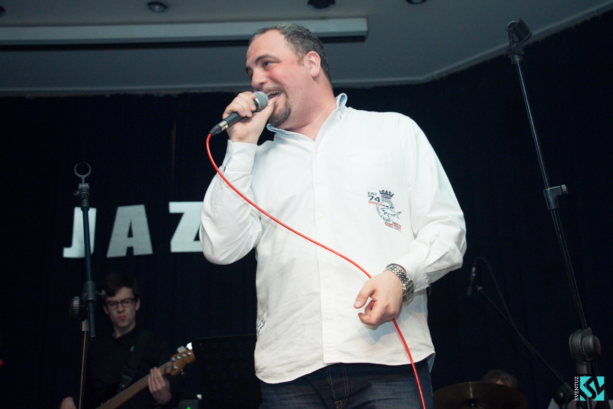 "Любовь как сон" Фарида Аскерова под аккомпанемент   москвичей  (ФОТО)