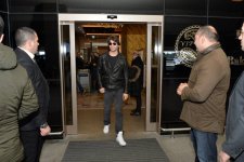 Турецкие звезды Озджан Дениз, Шюкрю Озйылдыз и Айча Айшин Туран приехали в Баку (ФОТО)