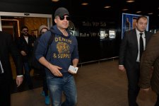 Турецкие звезды Озджан Дениз, Шюкрю Озйылдыз и Айча Айшин Туран приехали в Баку (ФОТО)