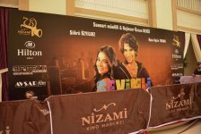 Озджан Дениз и Шюкрю Озйылдыз покорили сердца бакинских поклонниц (ВИДЕО-ФОТО)