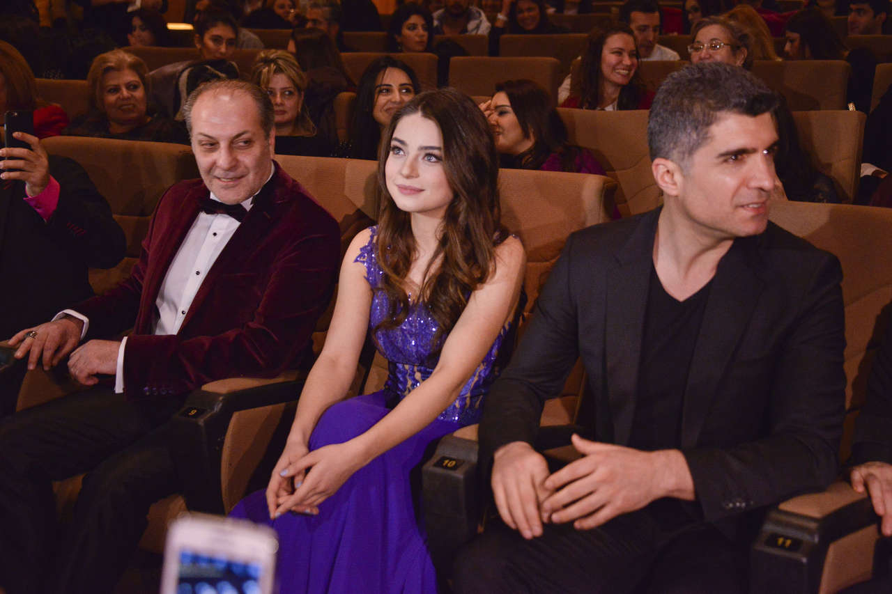 Озджан Дениз и Шюкрю Озйылдыз покорили сердца бакинских поклонниц (ВИДЕО-ФОТО)