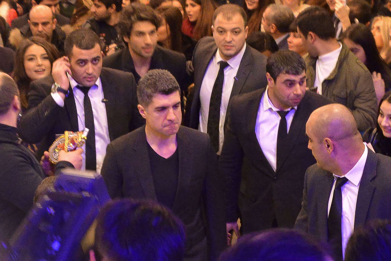 Озджан Дениз и Шюкрю Озйылдыз покорили сердца бакинских поклонниц (ВИДЕО-ФОТО)