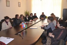 Школьники и учителя поменялись местами на семинаре в Баку (ФОТО)