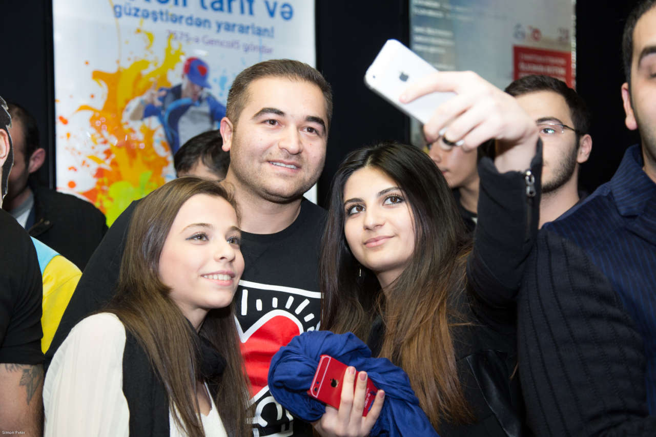 Во всех кинотеатрах Азербайджана – история о краже медальона (ФОТО)