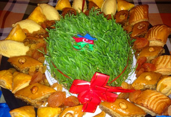 Азербайджанцы угостили сладостями Новруза гостей Украины (ФОТО)