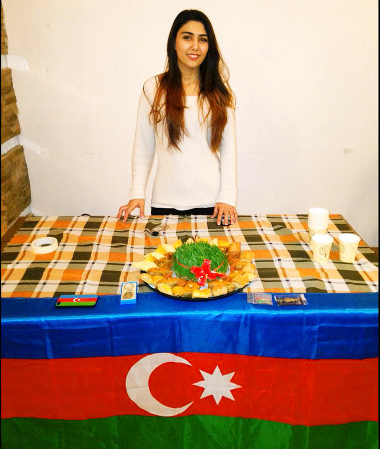 Азербайджанцы угостили сладостями Новруза гостей Украины (ФОТО)