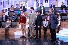 Азербайджанские сказки, или Селфи с телевизором (ФОТО)