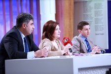 Азербайджанские сказки, или Селфи с телевизором (ФОТО)