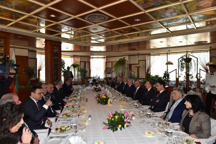 Президент Ильхам Алиев: Азербайджан и впредь будет играть свою роль в энергетической безопасности Европы (ФОТО)