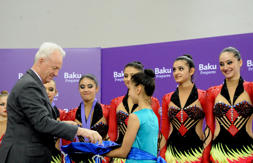 Женская команда Азербайджана по акробатике завоевала золото, у гимнастки Марины Дурунды - серебро (ФОТО)