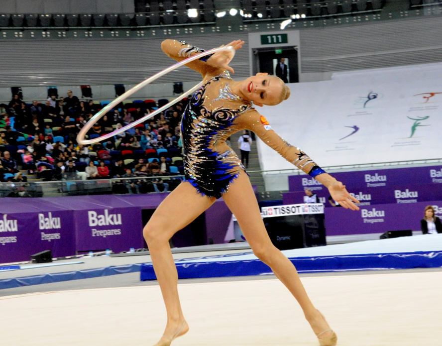 Азербайджанская гимнастка занимает второе место в многоборье (ФОТО)
