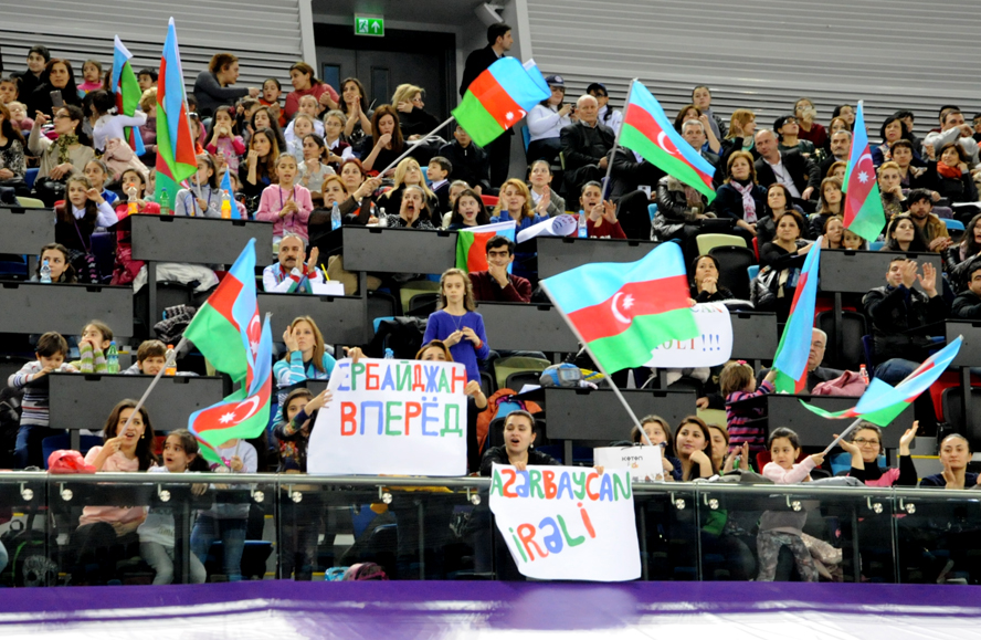 Азербайджанская гимнастка занимает второе место в многоборье (ФОТО)