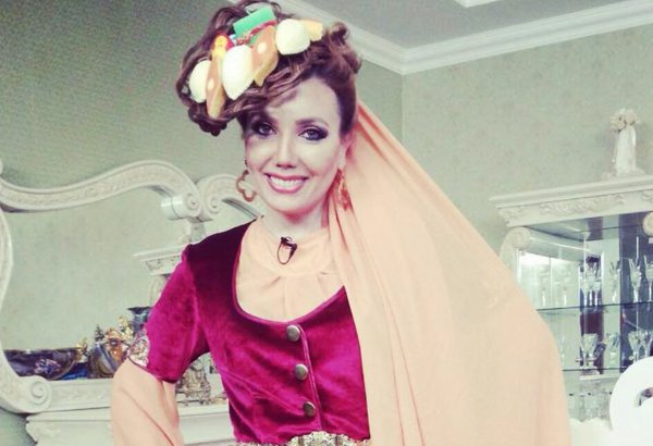 Новый образ Лятафет Алекперовой со сладостями Новруза (ФОТО)