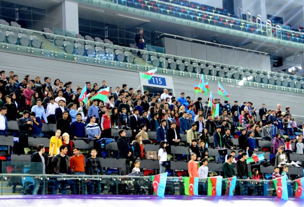 Азербайджанский гимнаст заработал "золото" в индивидуальных соревнованиях по прыжкам на батуте (ФОТО)