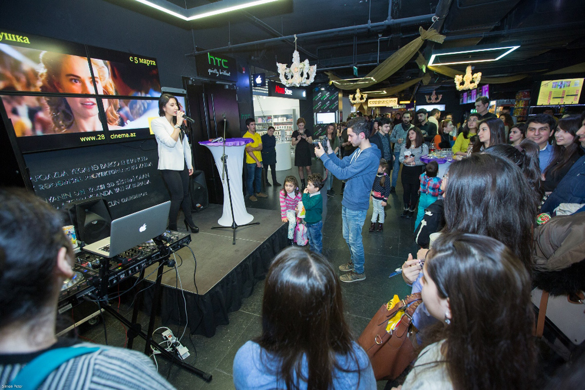 В Баку отметили 70-летие сказки "Золушка" премьерой (ФОТО)