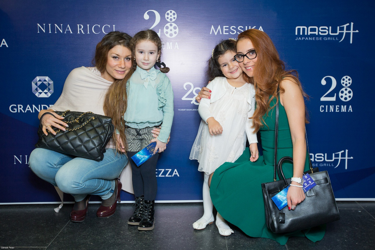 В Баку отметили 70-летие сказки "Золушка" премьерой (ФОТО)