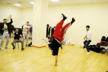 "Прически модные, бабочки, лоск" -  "Сборная Баку"  в четвертьфинале Премьер - лиги КВН (ФОТО)