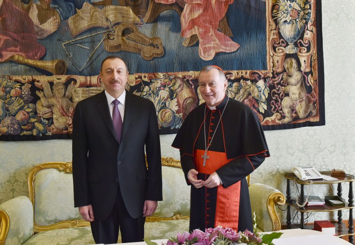 Президент Ильхам Алиев и его супруга встретились с госсекретарем Ватикана в расширенном составе (ФОТО)