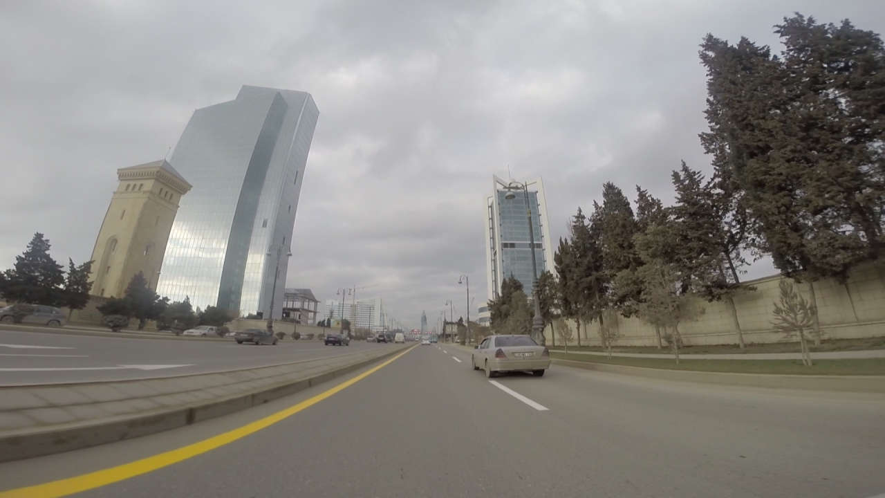 Завершены ремонтные работы на вспомогательной дороге пр. Гейдара Алиева в Баку (ФОТО,ВИДЕО)