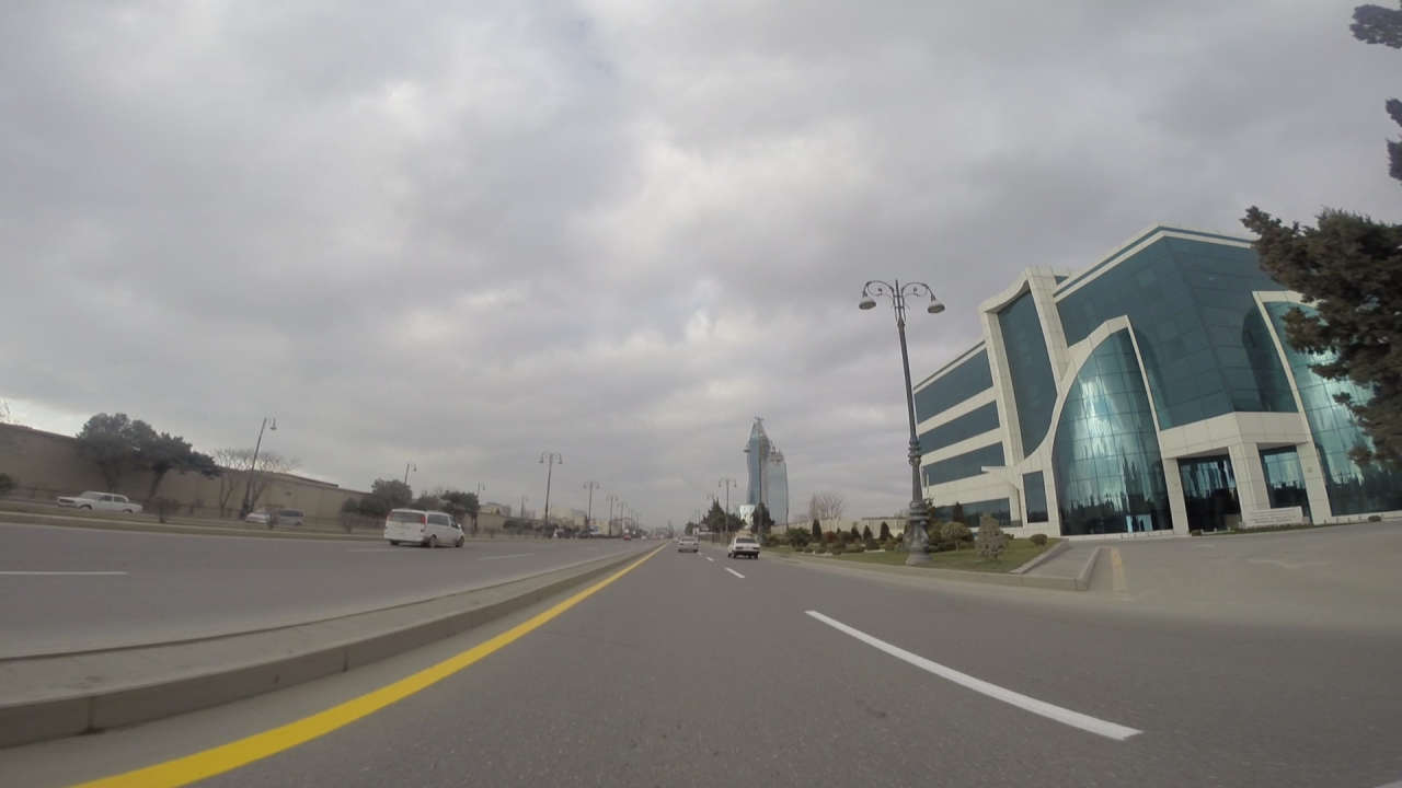 Завершены ремонтные работы на вспомогательной дороге пр. Гейдара Алиева в Баку (ФОТО,ВИДЕО)