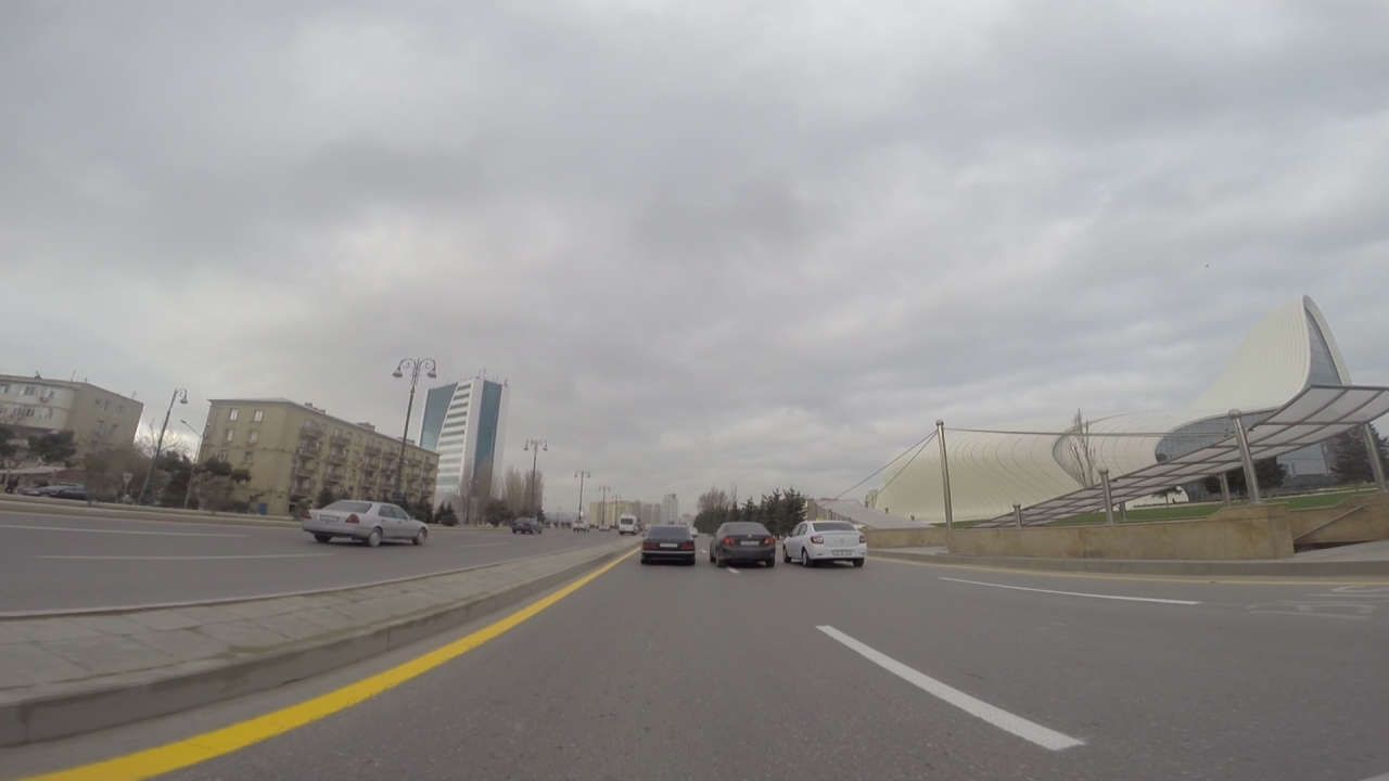 Завершены ремонтные работы на вспомогательной дороге пр. Гейдара Алиева в Баку (ФОТО,ВИДЕО)