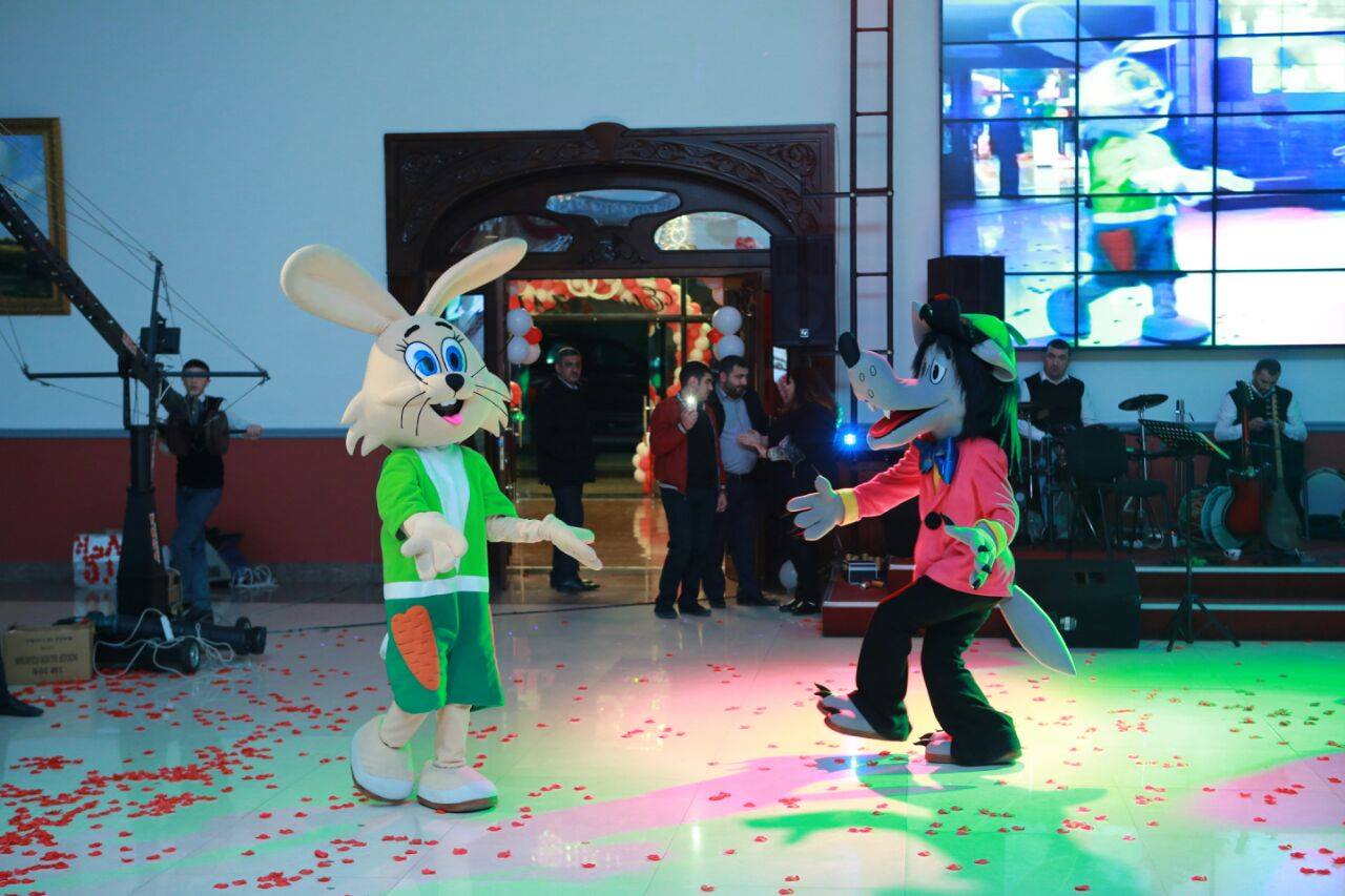 "1 +50" - Красочное birthday party Аян Бабакишиевой в Гяндже (ФОТО)