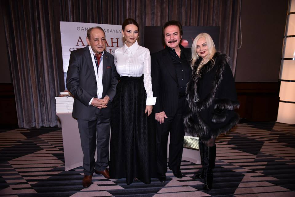 В Стамбуле презентованы книги Ганиры Пашаевой с участием турецких знаменитостей (ФОТО)