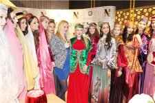 Волшебный вечер моды Гюльнары Халиловой – национальные и вечерние платья (ФОТО)