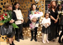 Волшебный вечер моды Гюльнары Халиловой – национальные и вечерние платья (ФОТО)