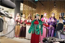 Волшебный вечер моды Гюльнары Халиловой – национальные и вечерние платья (ФОТО)