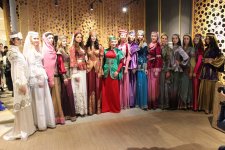 Волшебный вечер моды Гюльнары Халиловой – национальные и вечерние платья (ФОТО)