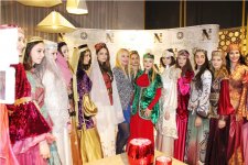 Волшебный вечер моды Гюльнары Халиловой – национальные и вечерние платья (ФОТО)