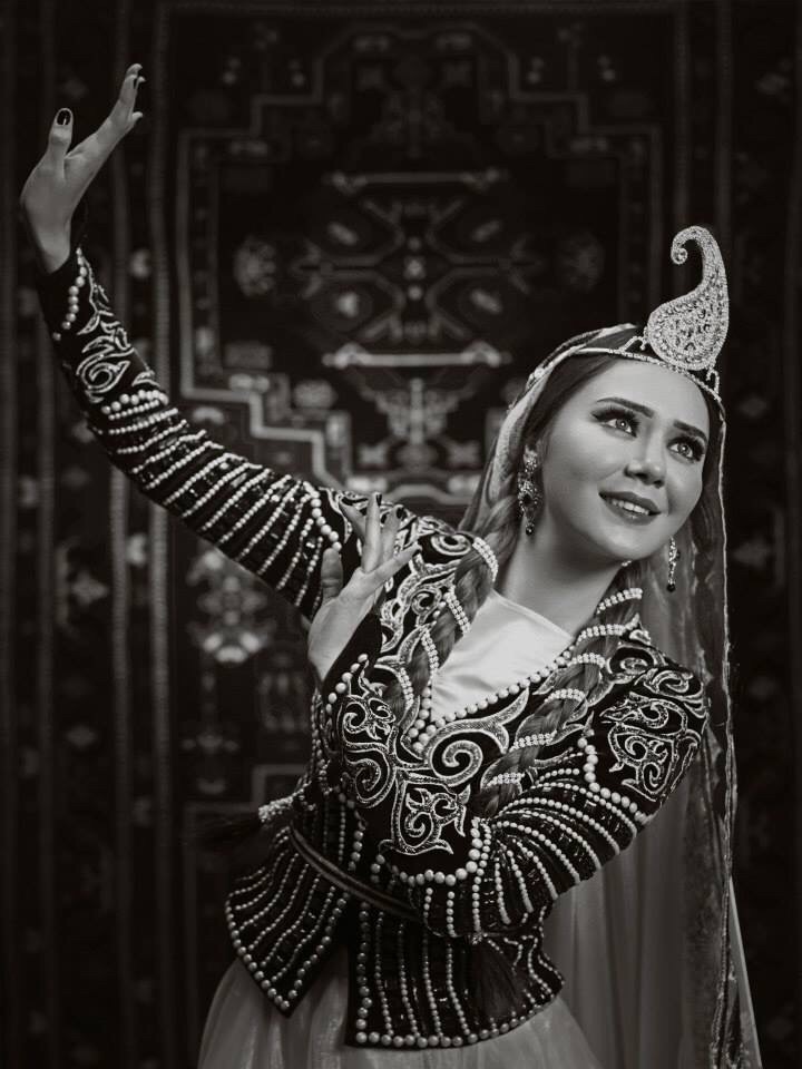 Чарующий образ Оксаны Расуловой в проекте "Новруз танцовщицы" (ФОТО)