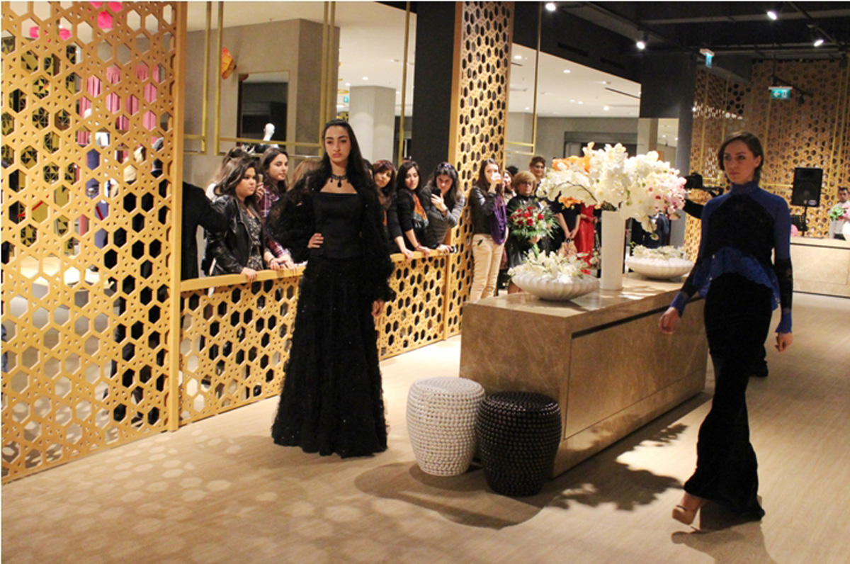 Волшебный вечер моды Гюльнары Халиловой – национальные и вечерние платья (ФОТО)