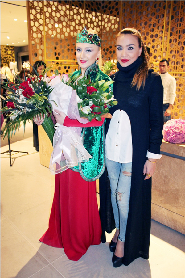 Волшебный вечер моды Гюльнары Халиловой – национальные и вечерние платья (ФОТО)