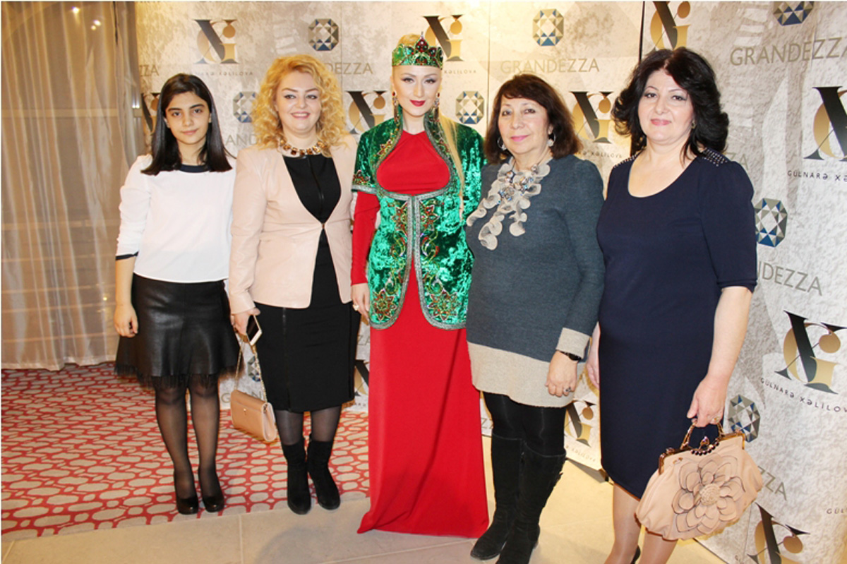 Волшебный вечер моды Гюльнары Халиловой – национальные и вечерние платья (ФОТО)