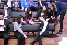 "От книжек отрекись…Так за разбой берись!" - азербайджанская версия телешоу "Умники и Умницы" (ФОТО)