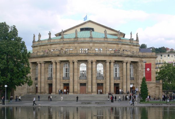 Азербайджанский исполнитель в роли диктатора покорил Штутгарт (ФОТО)