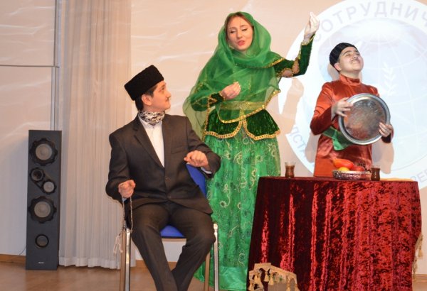 Юные артисты в Баку отметили День национального театра (ФОТО)