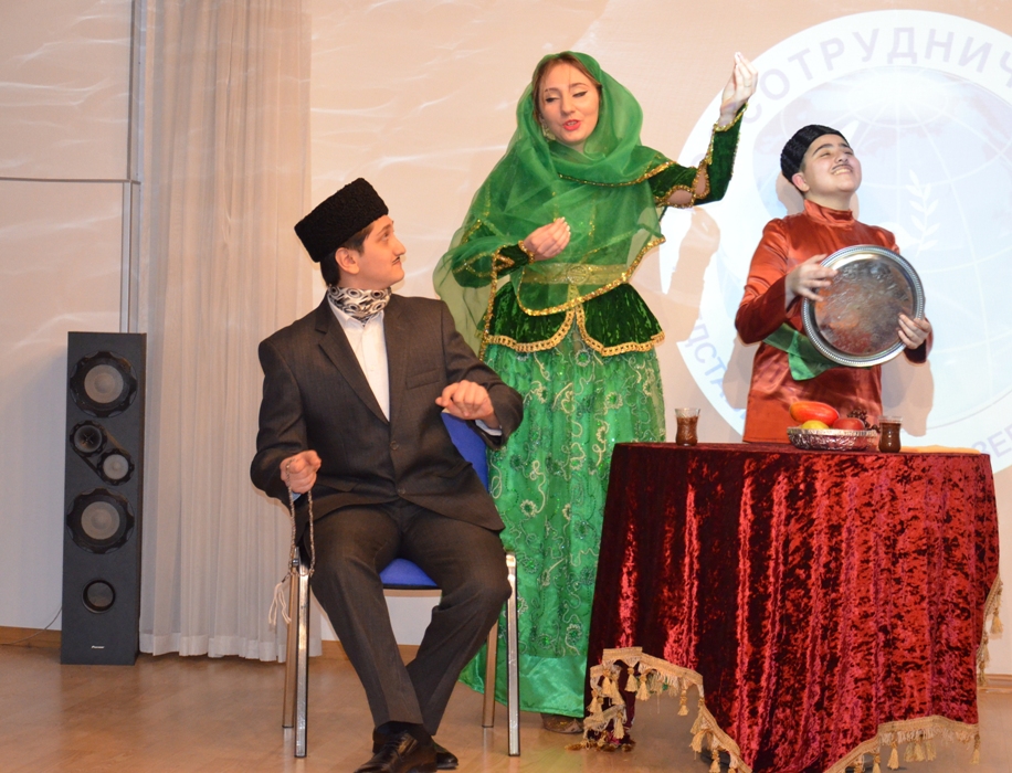 Юные артисты в Баку отметили День национального театра (ФОТО)